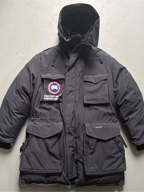 Canada Goose Snow Mantra Goose Down Parka Dark Navy Jacket Size Medium - 9501M R